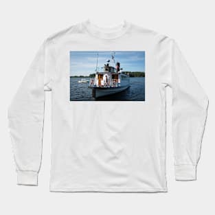 An old steamboat arrives at a pier in the Swedish archipelago Long Sleeve T-Shirt